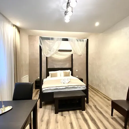 Apartment 35