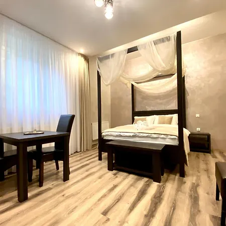 35 Apartment *
